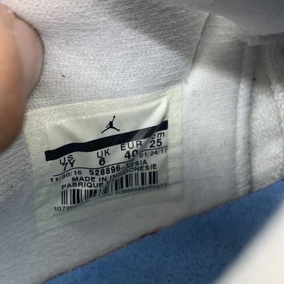 Jordan 11 Low UNC Size 7Y - Picture 6 of 6